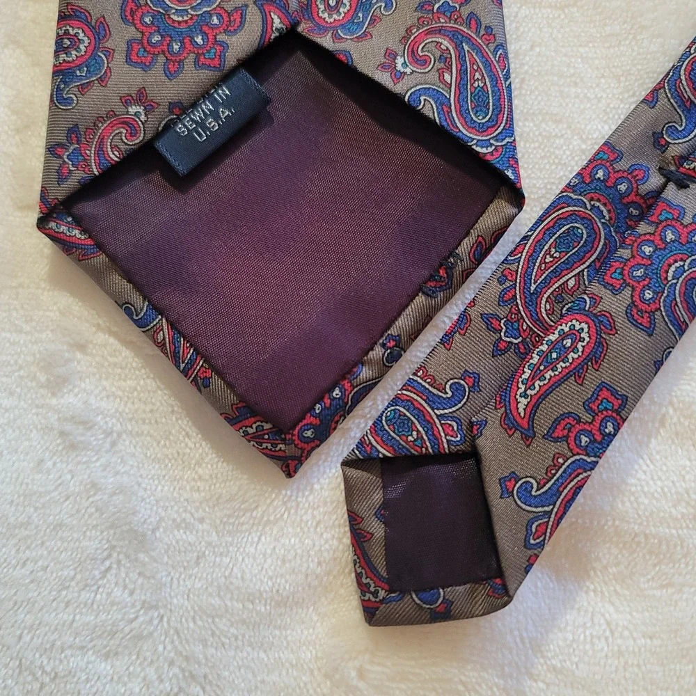 VTG Neil Martin Tie Mens OS Taupe Red Blue Paisley Silk Classic Necktie USA Made